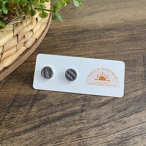 🆕 Leather Gray Studs on Silver - 10 MM